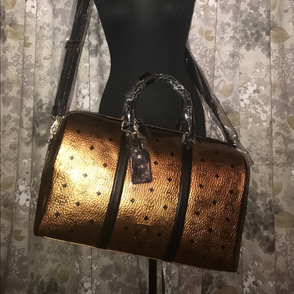 NWT MCM Metallic Gold Weekender STUNNING - Picture 3 of 6